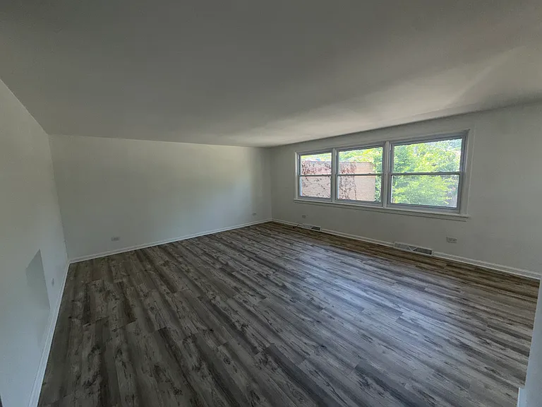 10142 S Western Ave #1R — Photo 4