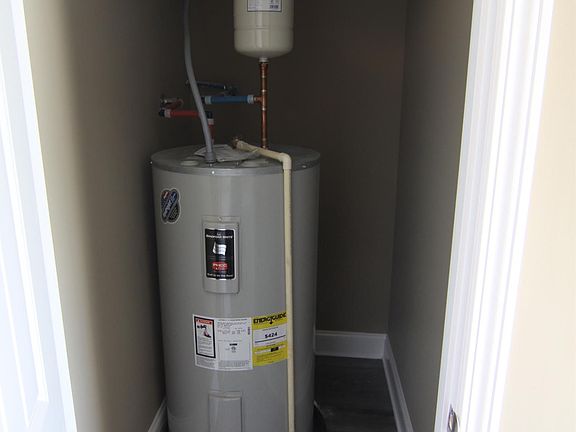 4th image of 1771 Spring Water Dr