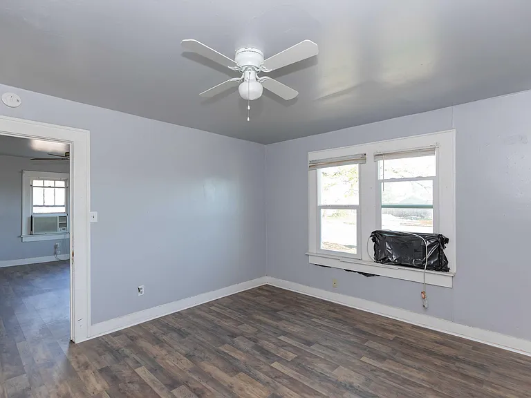 821 S Travis St #2 — Photo 18