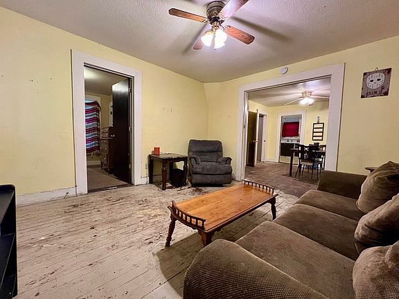 3rd image of 802 N 5th St