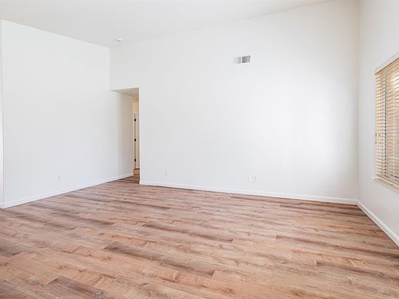4th image of 167 Lindquist St
