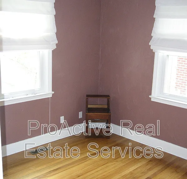 725B Carolina Ave — Photo 11