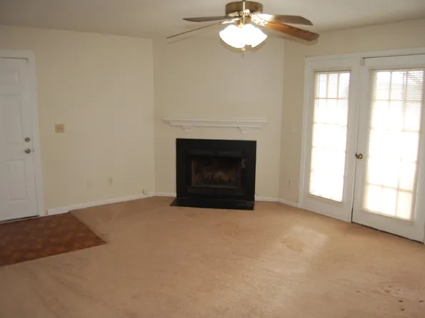 5527 E Hornaday Rd, Greensboro, NC 27409