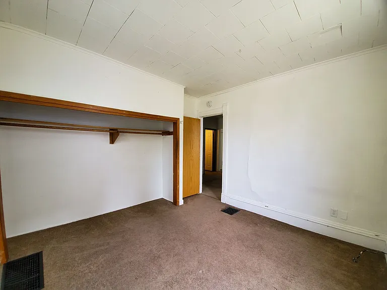 Walnut St 2512 — Photo 26