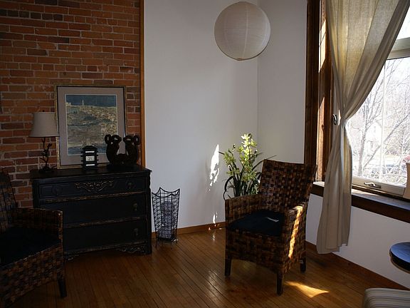 2nd image of 1018 1st St S APT 6