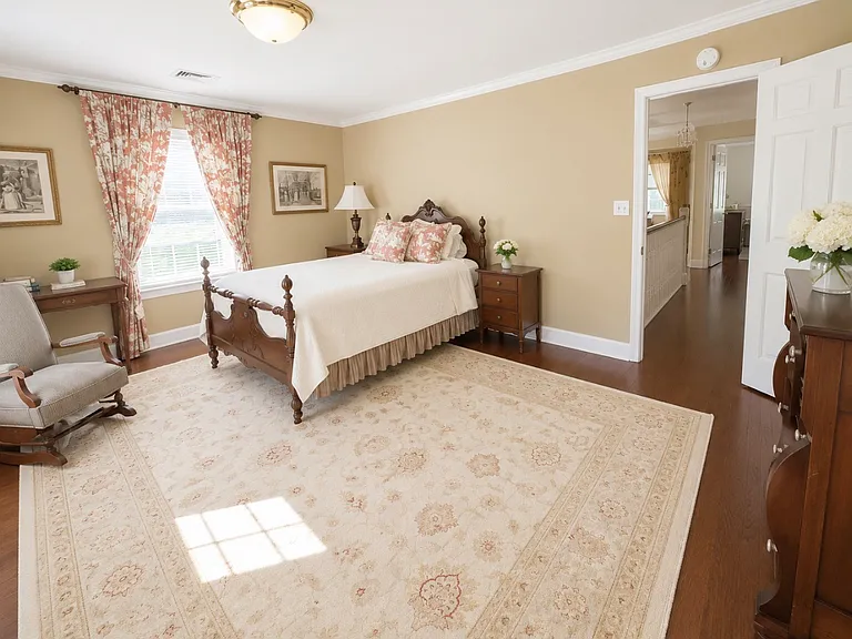 9100 Kings Rd — Photo 6