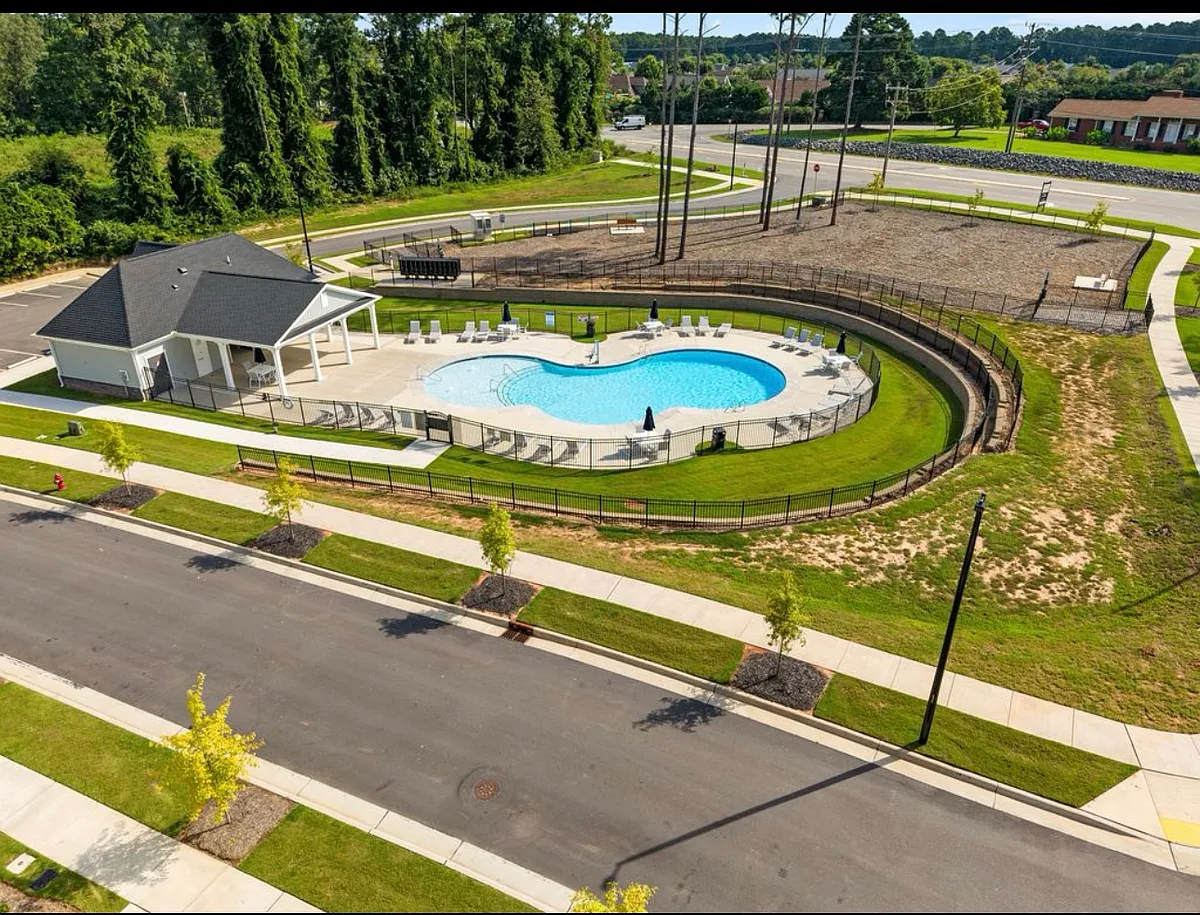 Building Photo - 4015 Silver Oak Ln