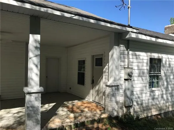 2 Riverside St, Lowell, NC 28098