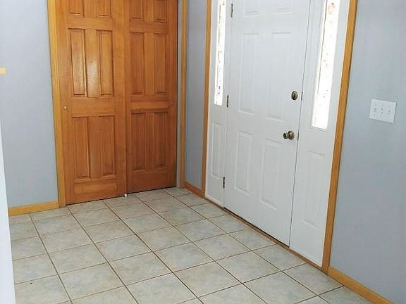 Large entry with coat closet