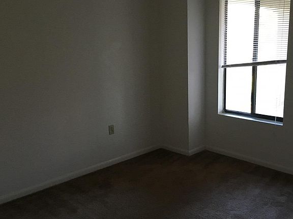 3rd image of 1600 Park Cir APT 504
