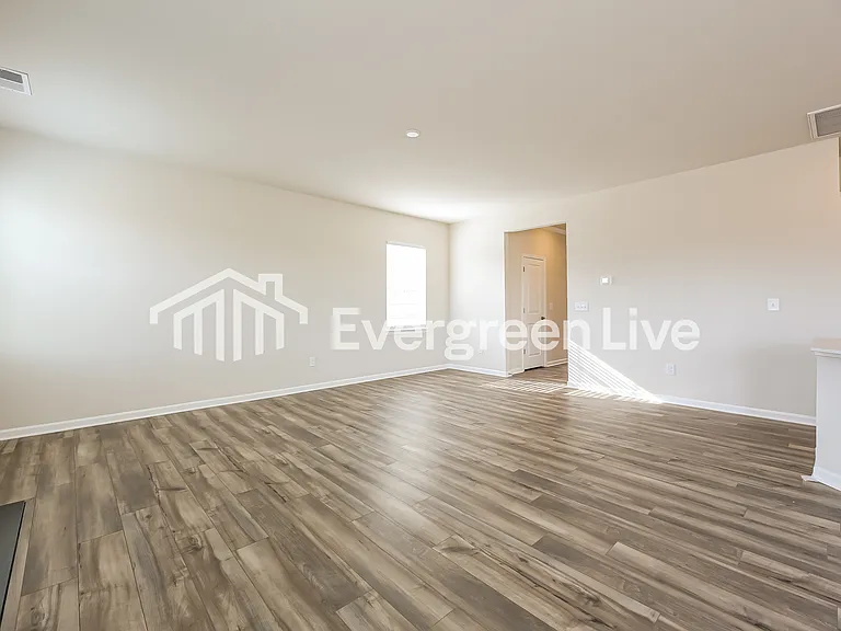 122 Farmwell Dr — Photo 4