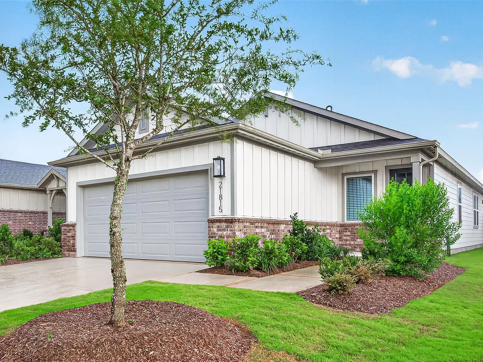 3 bed, 2.0 bath, 1479 sqft, $2,200 — Photo 3