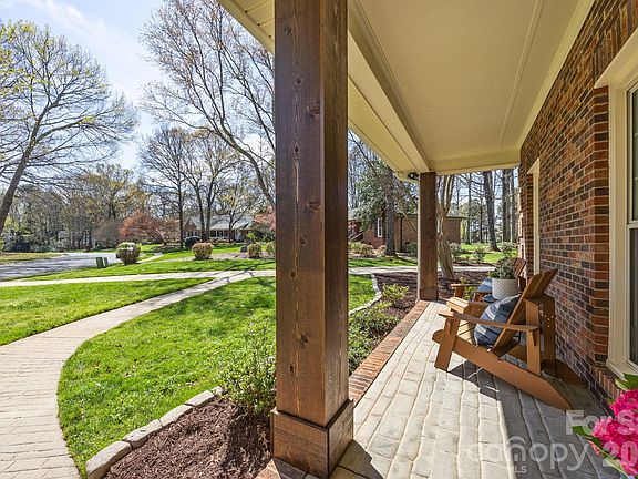 2nd image of 5243 Mintridge Rd