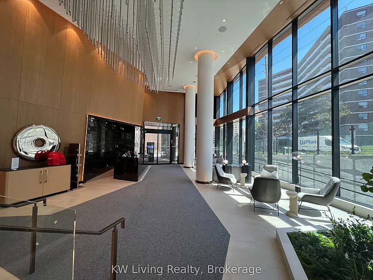 60 Central Park Dr #1807 — Photo 4