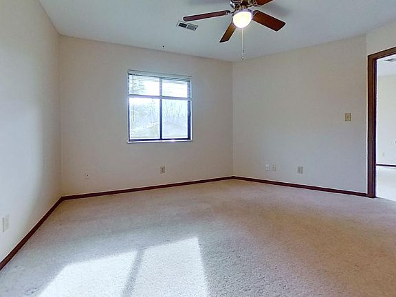 3rd image of 1520 Summer Run Dr Unit 302