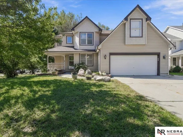 5001 Valley Forge Rd, Lincoln, NE 68521