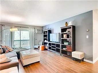 2 bed, 1002 sqft, $1,595 — Photo 4