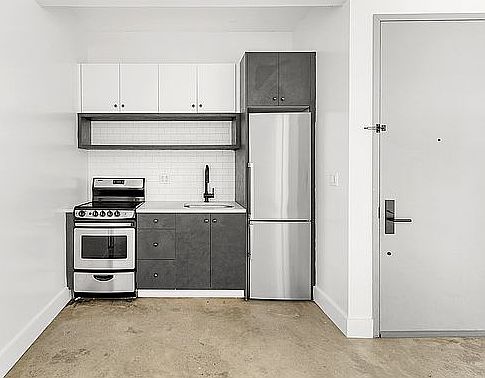 5th image of 30 Belvidere St #2C