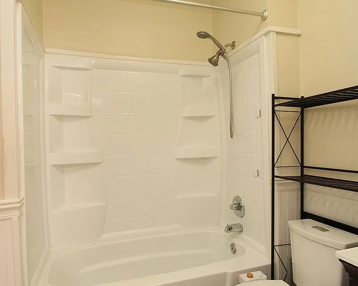 1415 NE 74th Ave — Photo 16