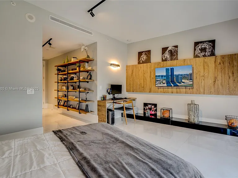 18555 Collins Ave #2403 — Photo 17
