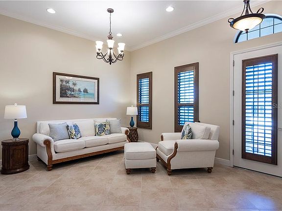 5th image of 7258 Lake Forest Gln