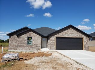 231 Kori Ct, Mount Vernon, MO 65712