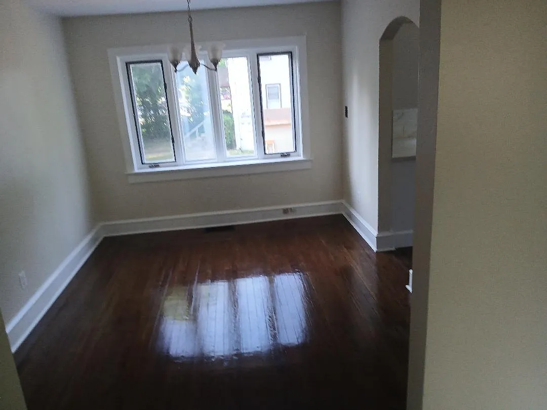 5 bed, 1358 sqft, $2,500 — Photo 3