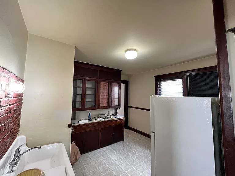 2943 N Newhall St — Photo 15