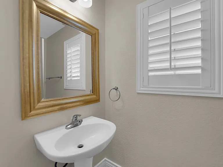 646 Monument Point St — Photo 10