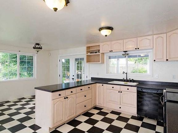 Large Country Kitchen