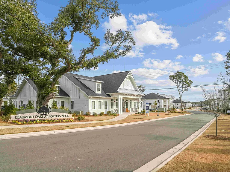 Beaumont Oaks at Porters Neck Apartments & Townhomes — Photo 46