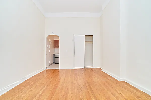 Rented by Living New York | media 13