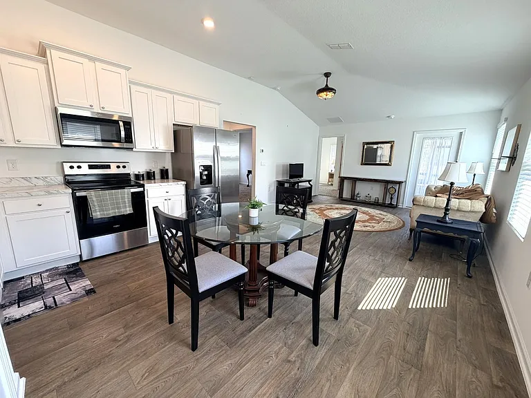 2734 Oak Stream Dr — Photo 4