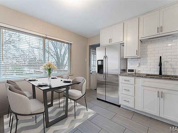 4th image of 173 Floralea Pl