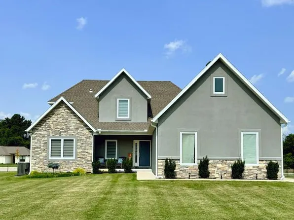 1902 Carnie Smith Ct, Pittsburg, KS 66762