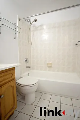 Rented by Link NY Realty | media 27