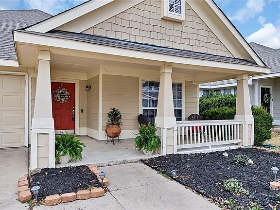 2nd image of 9833 Old Field Dr