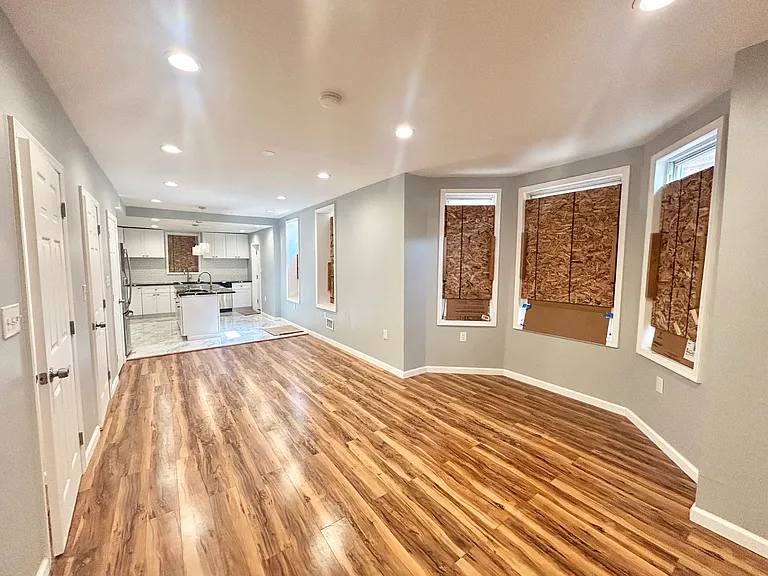 3447 Jasper St — Photo 4