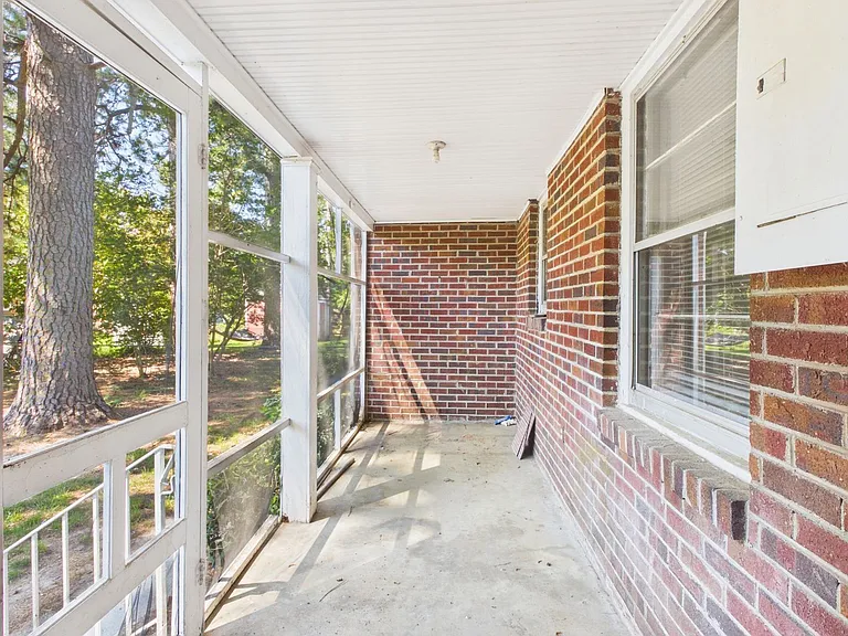 910 Northampton Rd — Photo 27