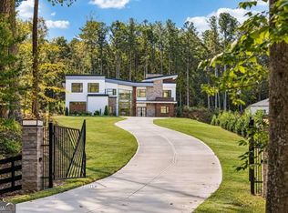 1678 Thomas Dr, Hoschton, GA 30548