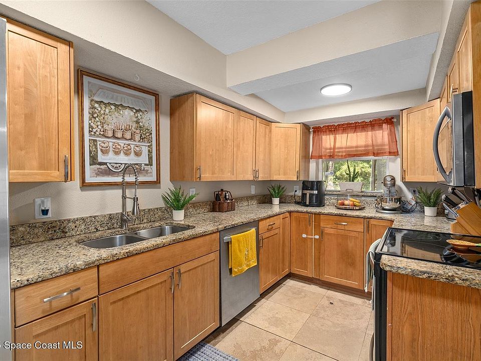 2nd image of 1380 S Park Ave