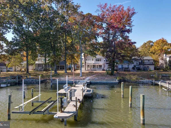 5070 Lerch Dr, Shady Side, MD 20764