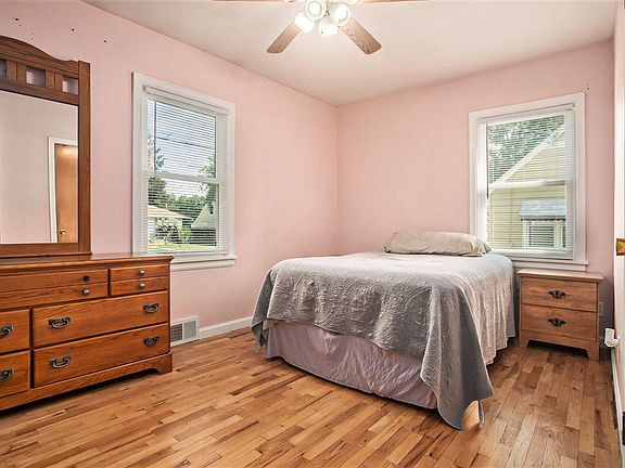 4th image of 85 Yale St