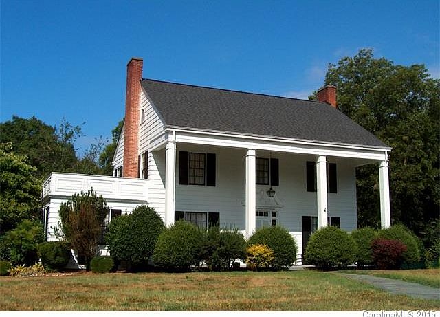 1st image of 303 N Oak St