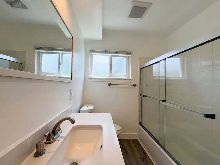 1102 Euclid St — Photo 11