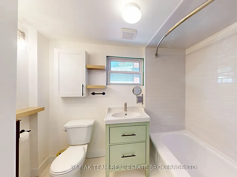 40 Alexander St — Photo 36