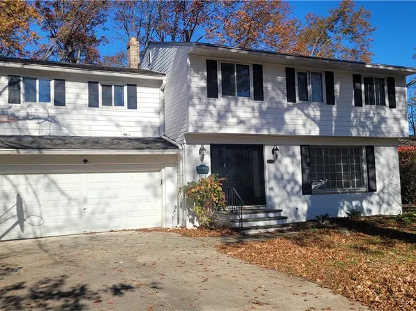 24416 Noreen Dr, North Olmsted, OH 44070