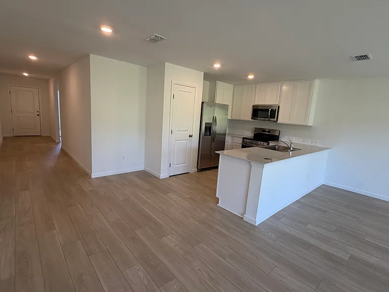 357 Artemis St — Photo 37