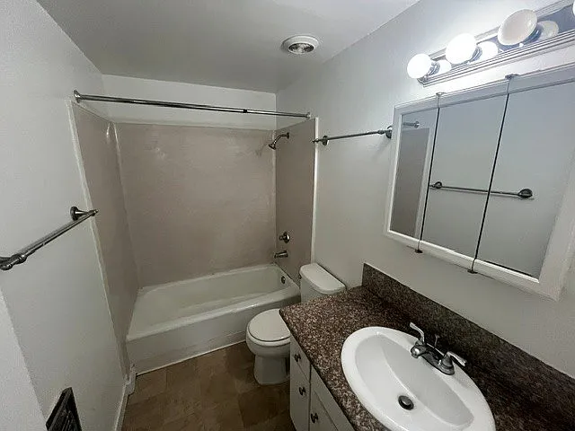 423 N Avenue 66 LLC — Photo 10