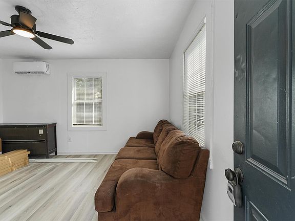 4th image of 8514 Spaulding St